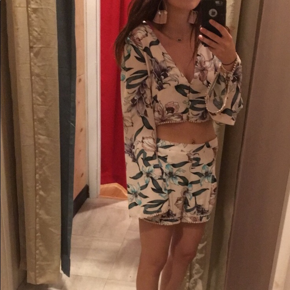 Two piece outfit - Picture 2 of 2